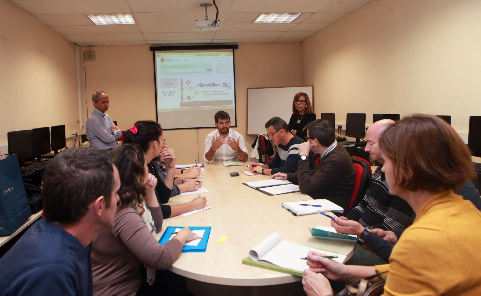 reunio porcar formacio xarxa llibres.jpg