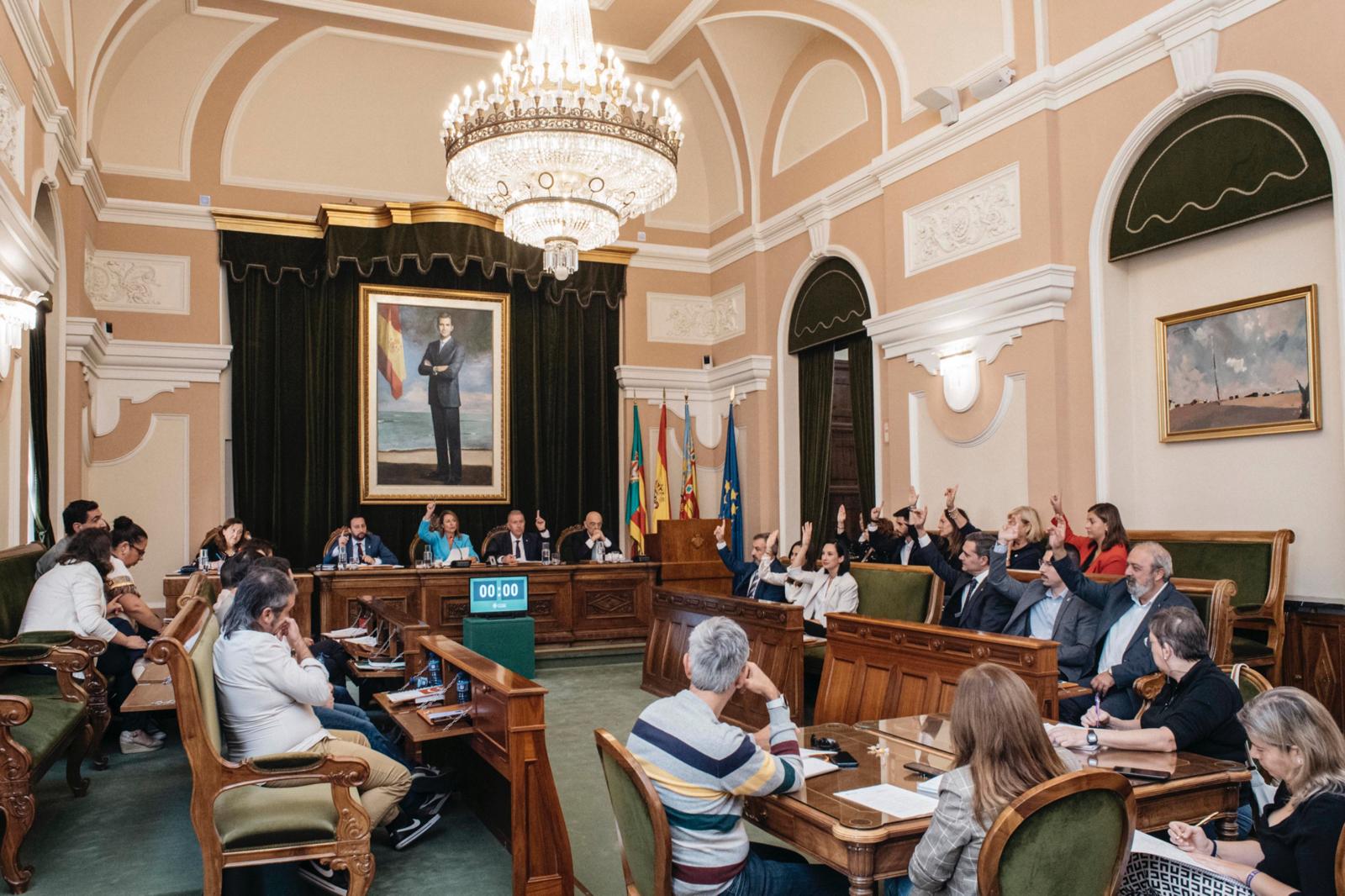 Castelló baixa 5 impostos i aplicarà fins a 6 bonificacions i reduccions diferents per a compensar l'impacte del ‘basurazo’ de Pedro Sánchez