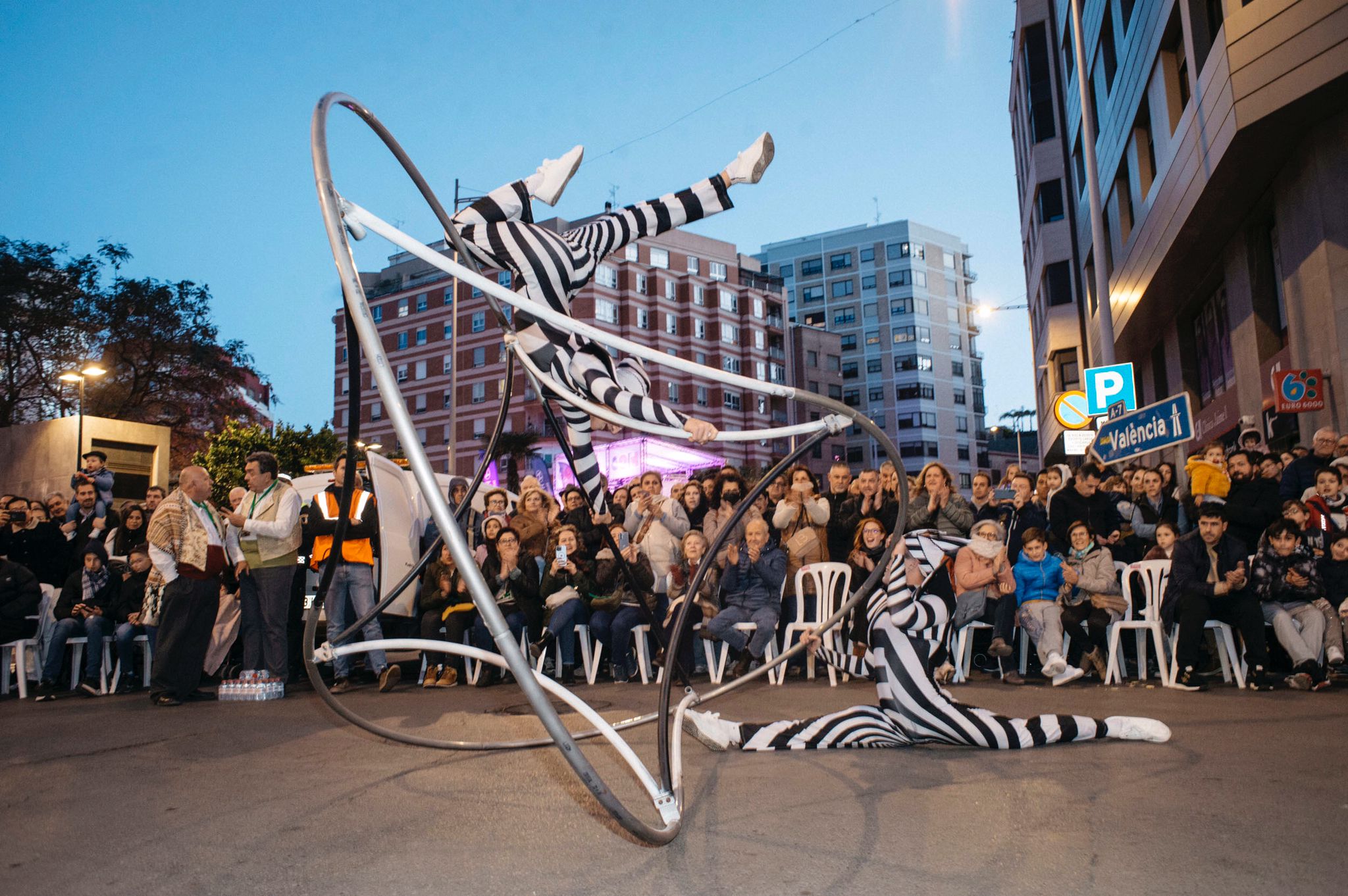 La música de les bandes internacionals ambienta els carrers de Castelló amb la Desfilada d'Animació més participativa