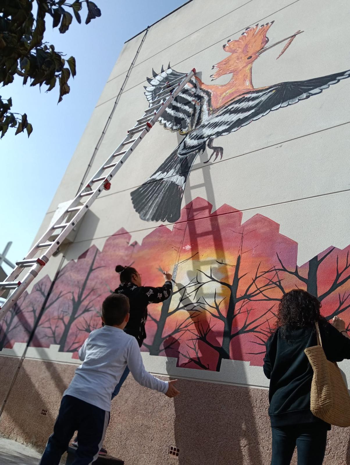Castellón impulsa la participación ciudadana a través del embellecimiento del Grupo Reyes y Grupo San José Obrero con la creación de un mural