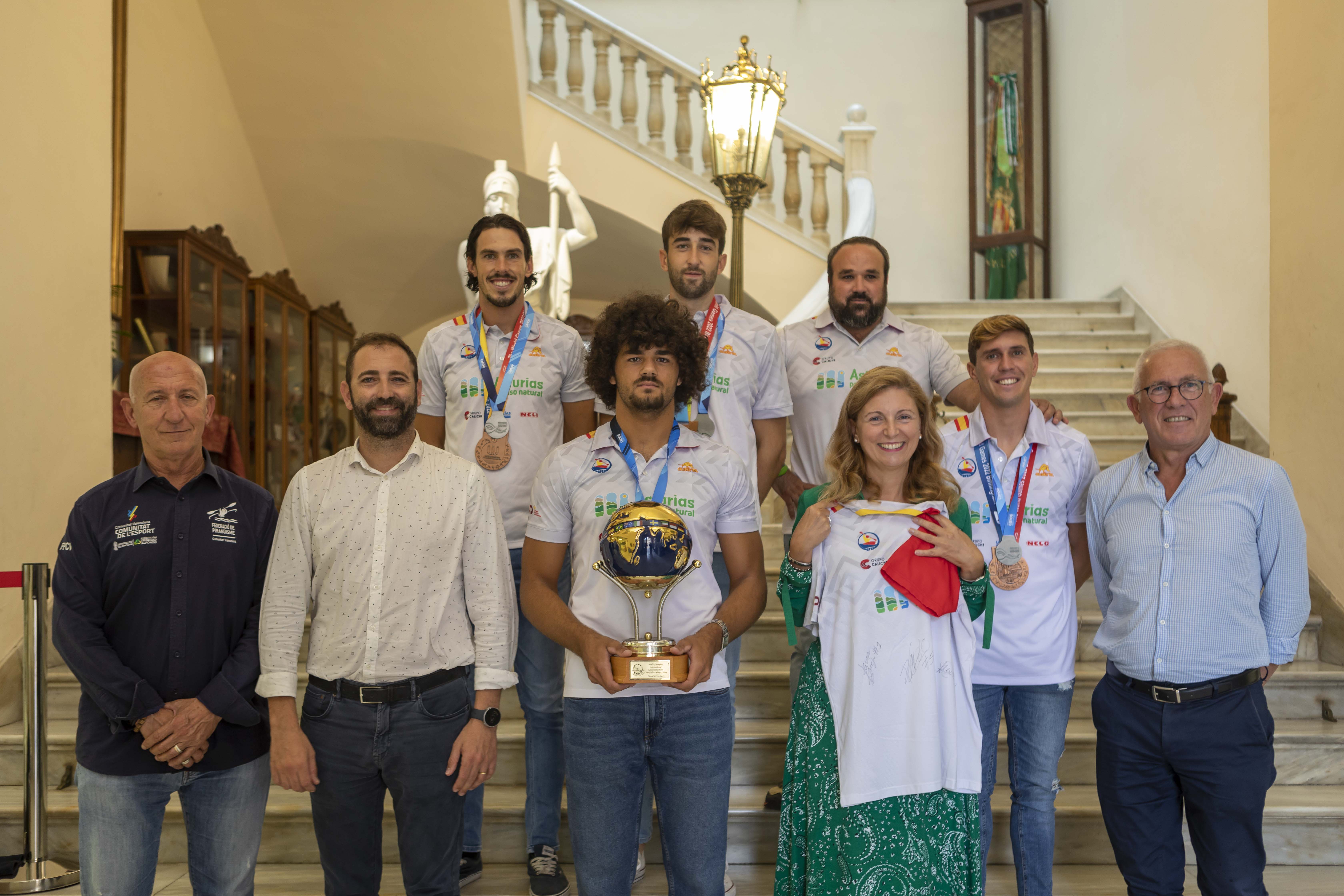 Marco y Braina reciben a los campeones del mundo de kayak sub