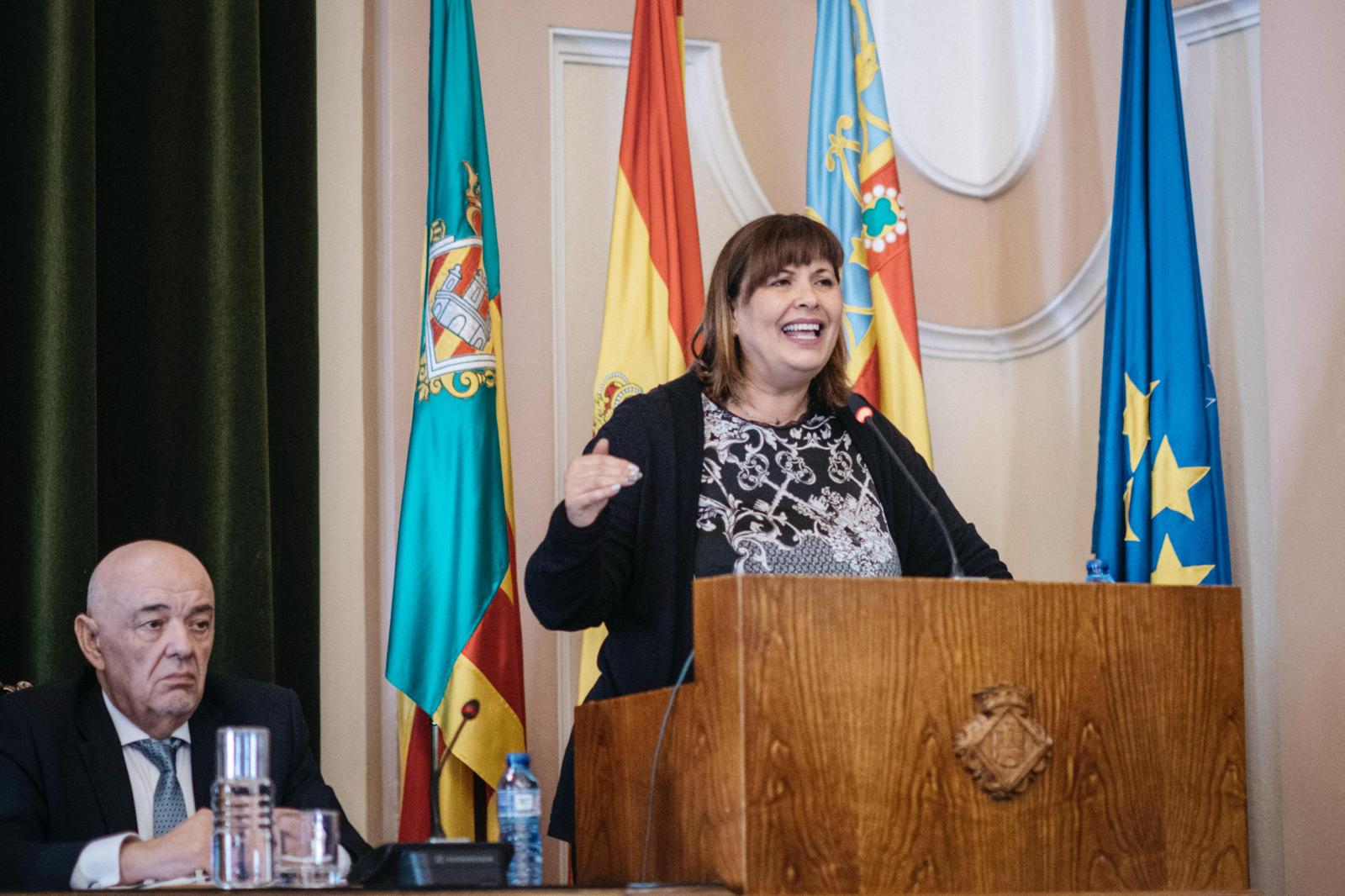 Begoña Carrasco calla en el pleno de Castelló ante el 'Pacto de la Vergüenza' de Mazón con Vox